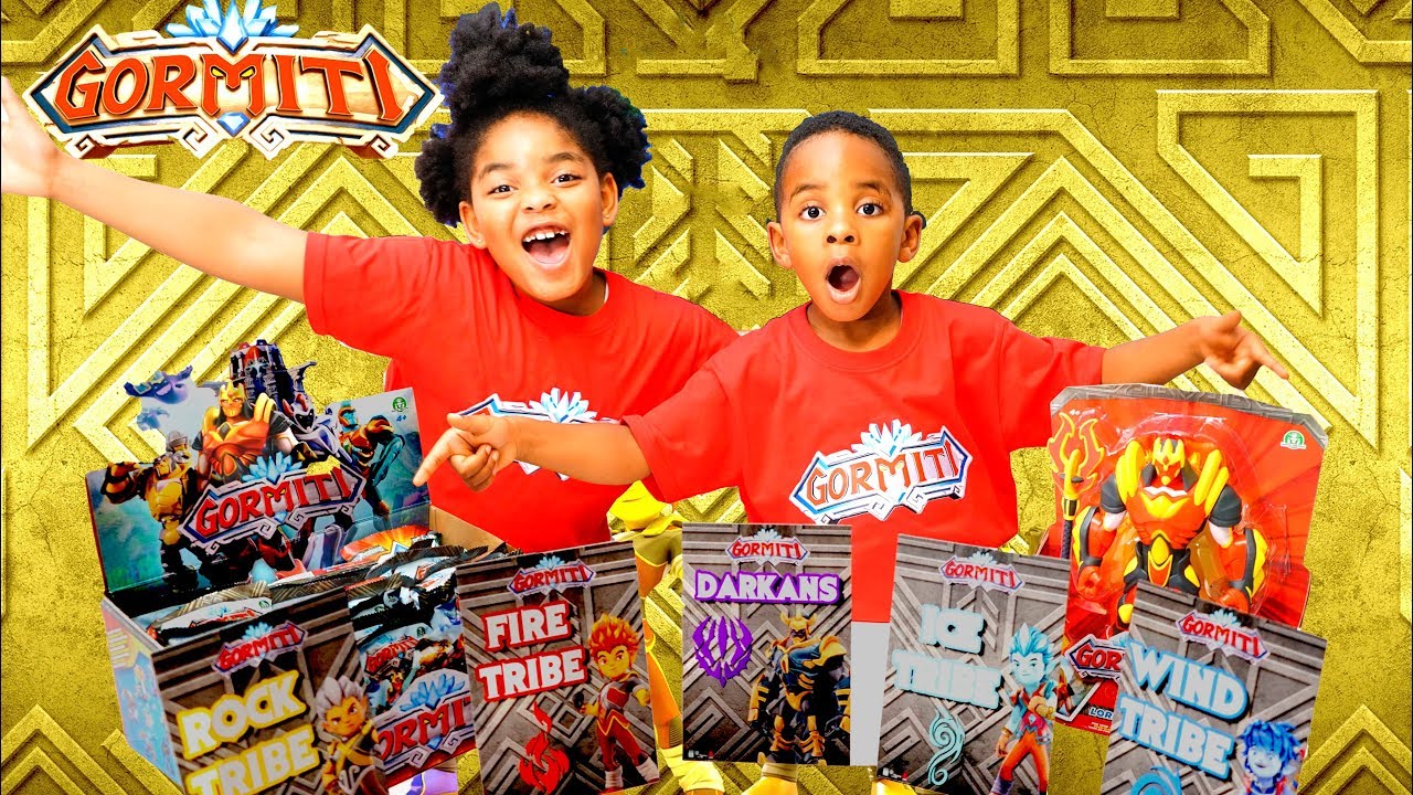 Gormiti | Zoe and Zach Unbox & Battle Their Favourite Mini Figures |