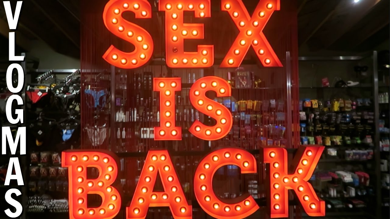 LINDSEY AND OLI GO TO A SEX SHOP | VLOGMAS