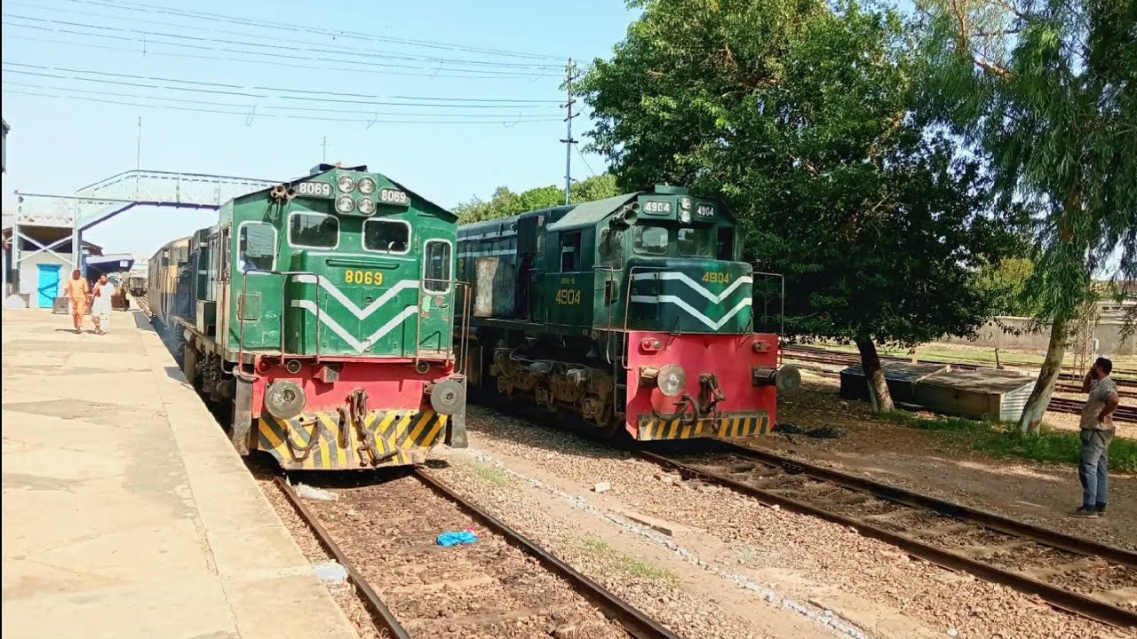 Pakistan Train Mehr Express Train Travel Multan To Kot Addu Railway Station 