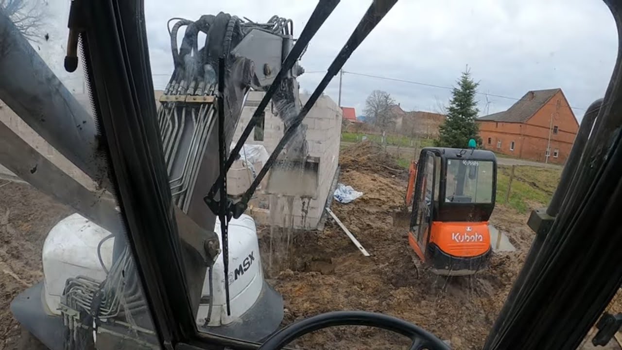 Budowa domu*82-Zalewanie stóp-decyzja w sprawie fotowoltaiki
