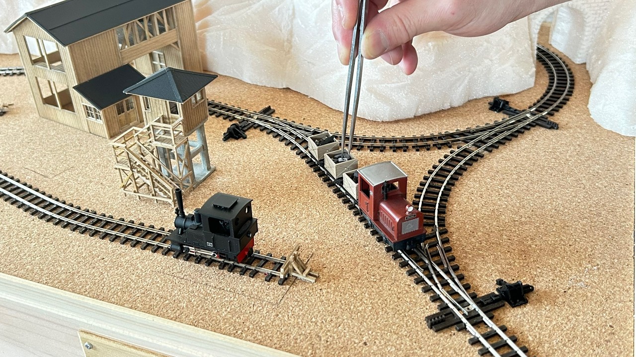 Can a Tiny Layout Do This? Wye Reversal + Turntable Yard Ops