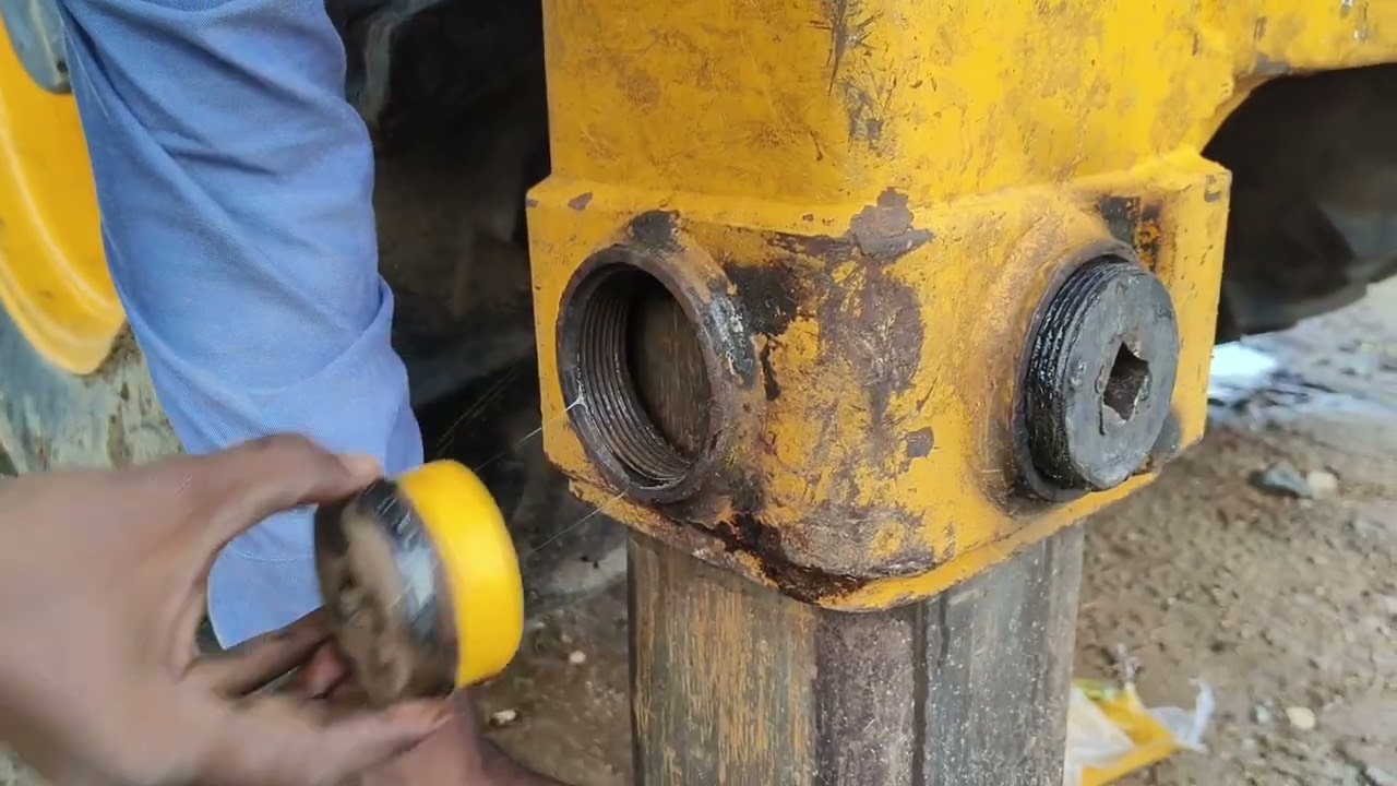 JCB 3DX eco stabilizer pad change