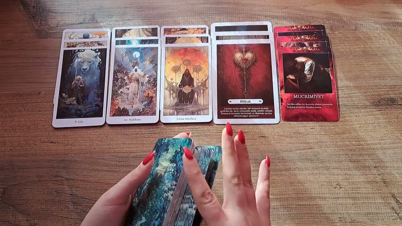 AKLINDAKİ KONUŞUYOR 🤔 #tarot #aklımdakikişi #aklımdakikişitarot 