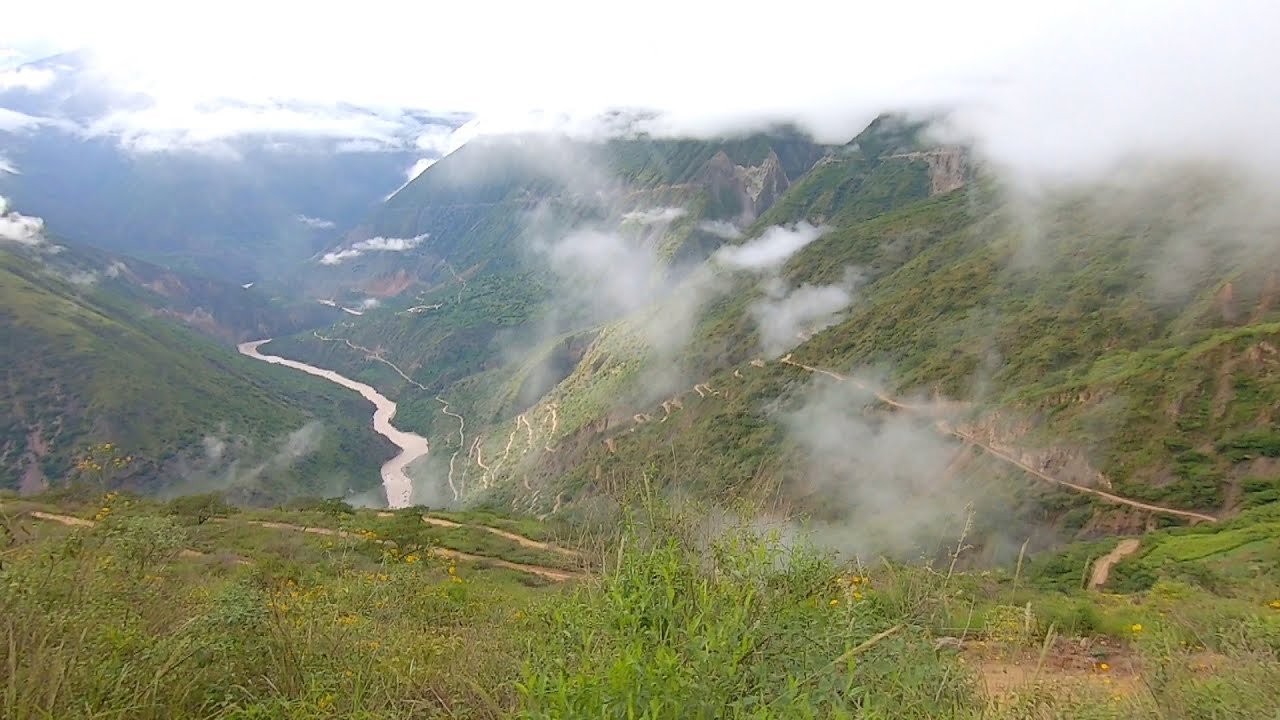 CARRETERAS MAS ACCIDENTADO DE PERU DE HUANCAYO A SURCUBAMBA TAYACAJA HUANCAVELICA PERU