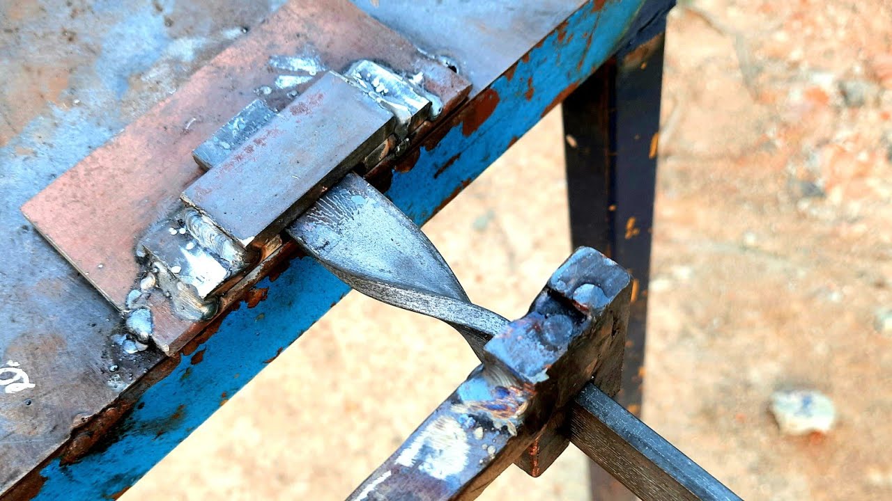 Simple amazing idea for twist  flat metal bars | metal flat bar twister | galaxy fabrication