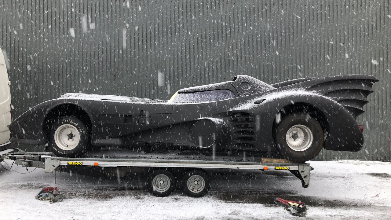 On charge la Batmobile sous la neige et on l&rsquo;am&egrave;ne &agrave; Angoul&ecirc;me !
