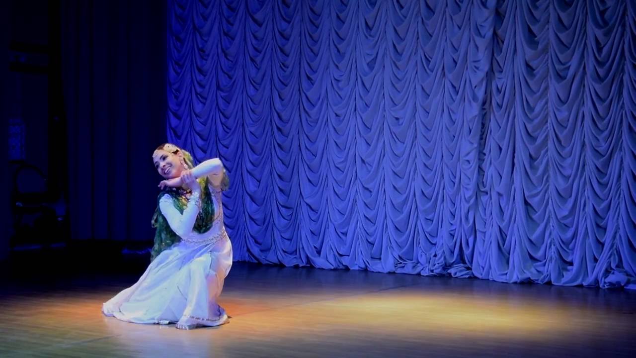 Mohe rang do laal dance performance