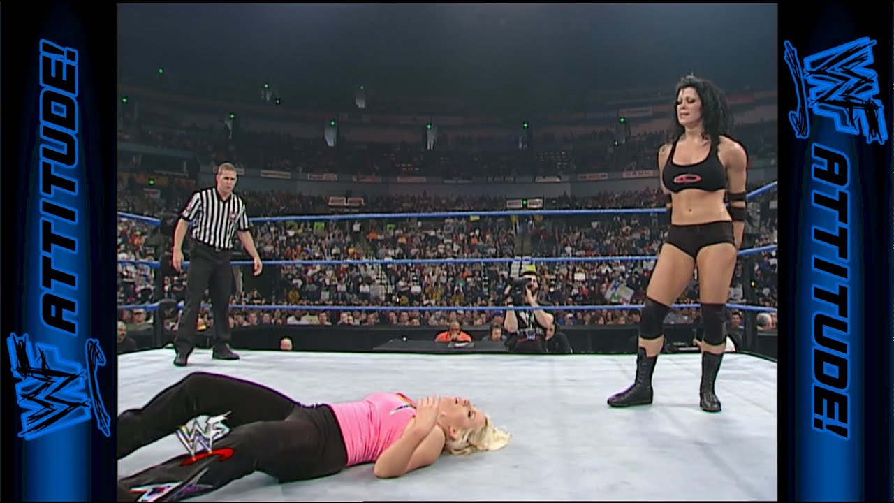 Molly Holly vs. Chyna | SmackDown! (2001)