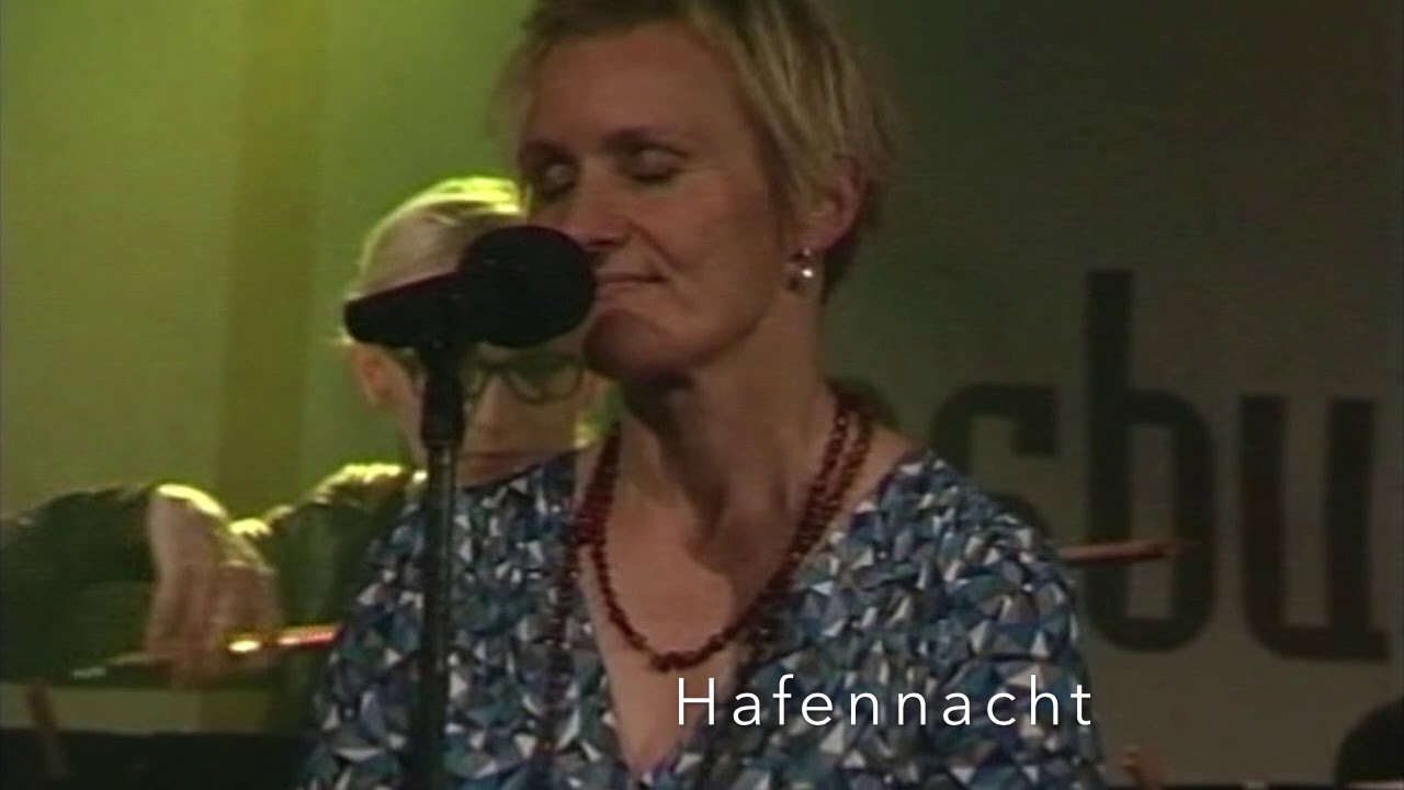 Hafennacht: Över de stillen Straaten