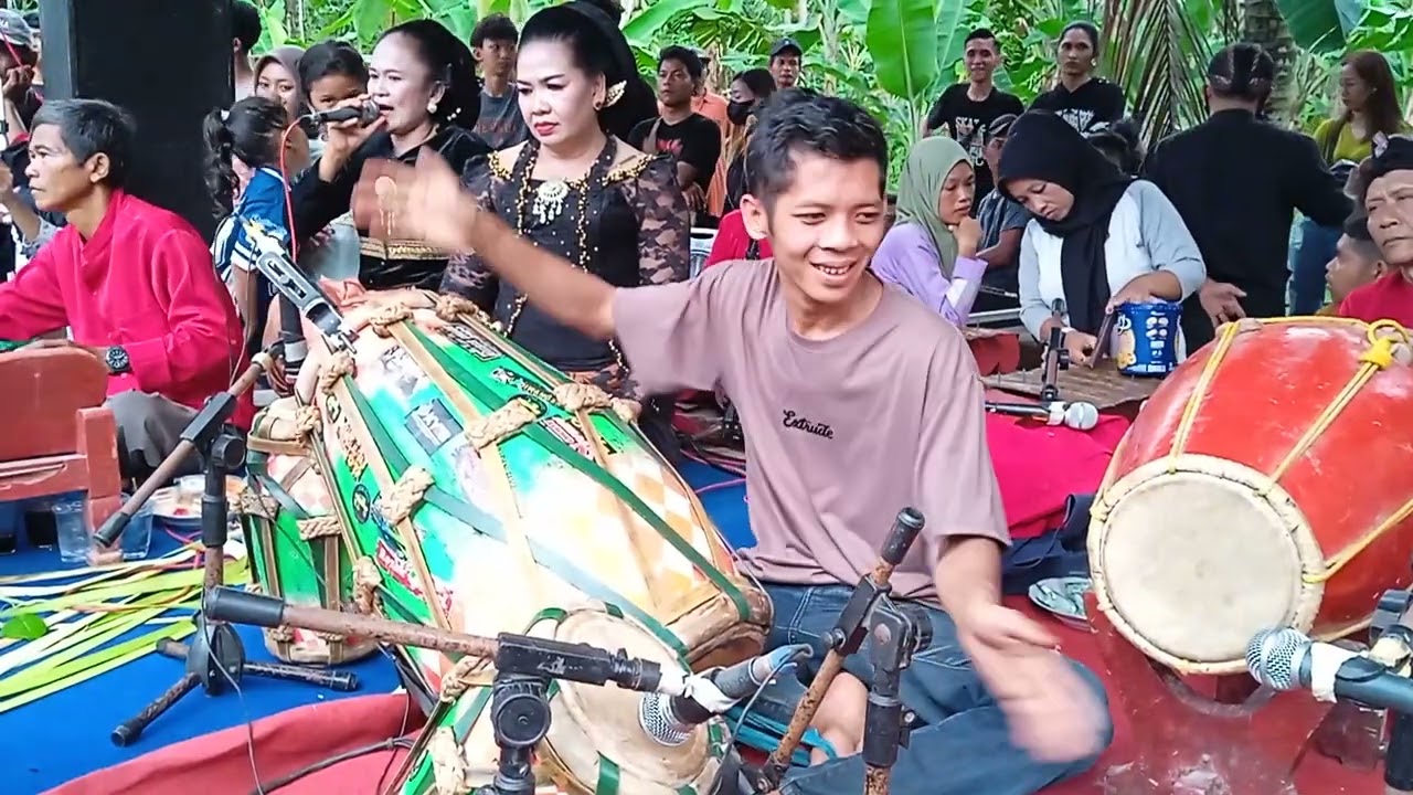 Gendingan Thole Thole,,Tukang Kendang Rampak Mas Khoerudin,,Kesenian Kuda Kepang Winara Budaya..