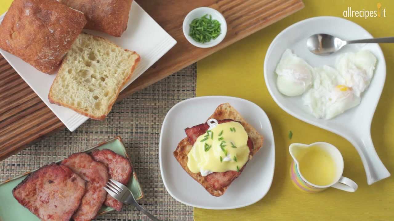 Come preparare le uova alla Benedict - videoricette per brunch e colazioni all'americana