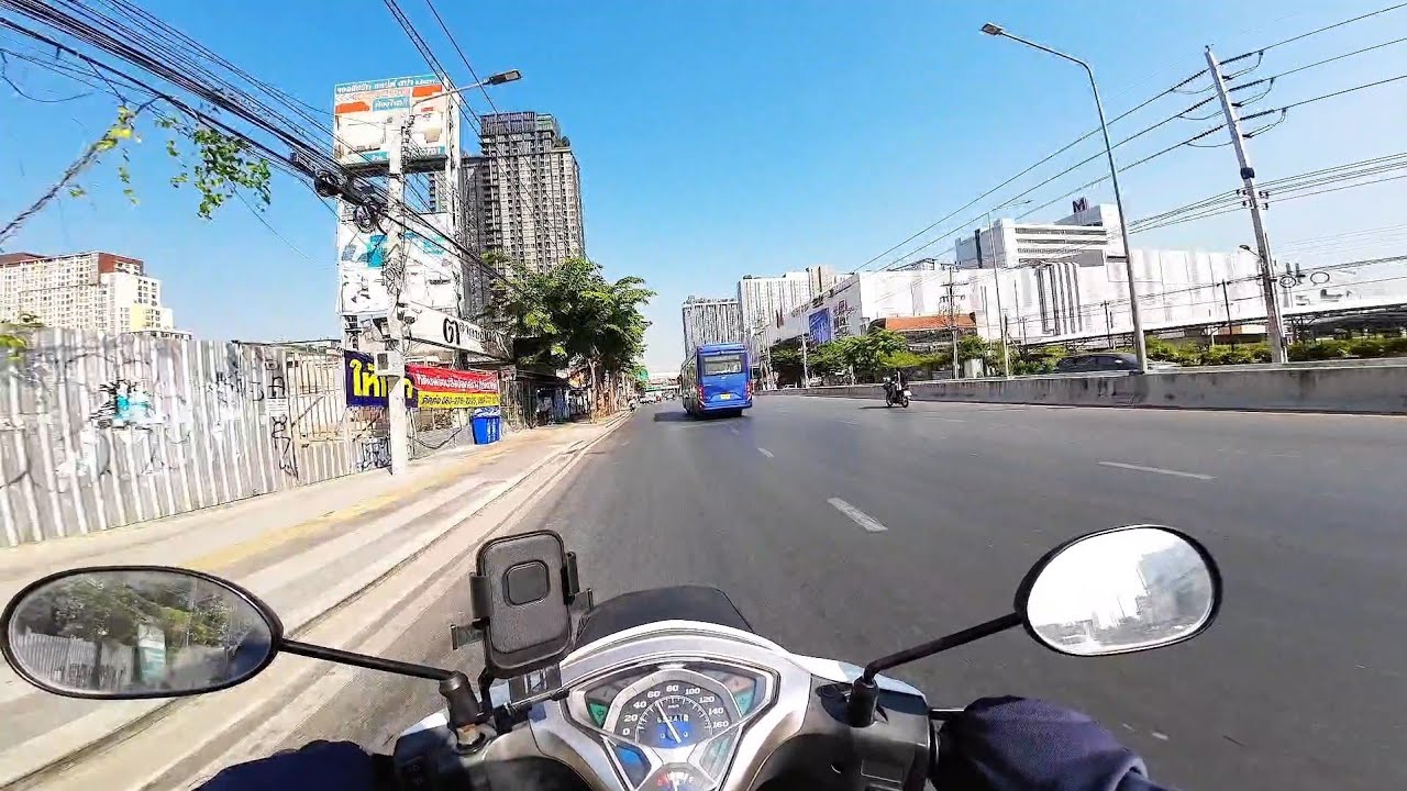 ขี่มอเตอร์ไซค์จากแยกถนนตกไปตลาดน้ำวัดสะพานราชพฤกษ์