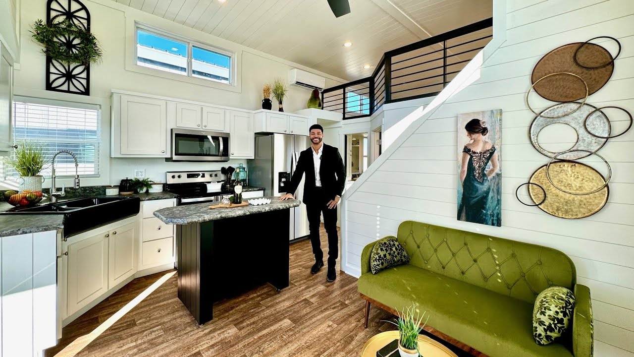 TUXEDO TINY HOME - 399 Sqft NEW-FASHIONED FARMHOUSE