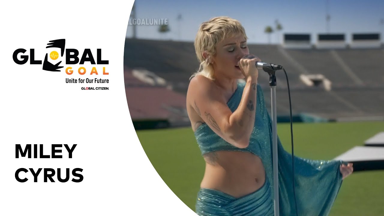Miley Cyrus Performs 