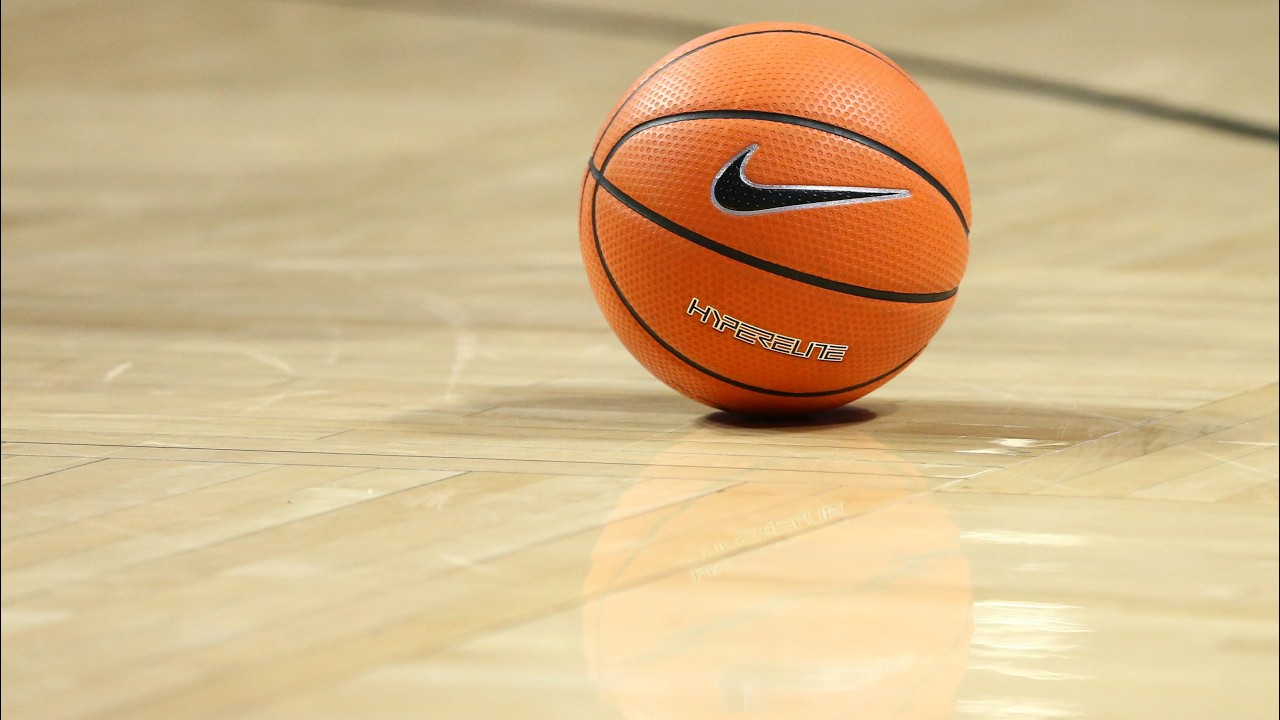 Varsity Girls Basketball // LIVE vs Silver Lake