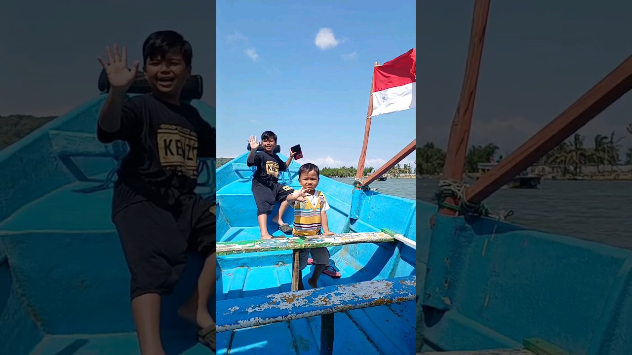 naik perahu #perahu #pantaijetis #pasirputih #pantai