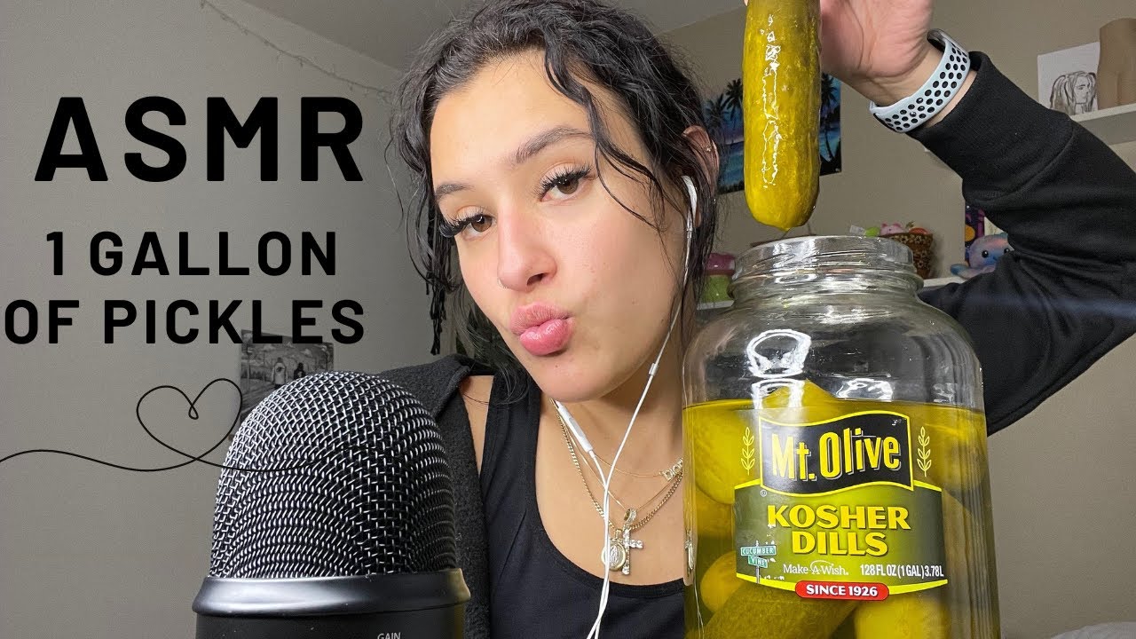 ASMR~ EATING 1 GALLON OF PICKLES💚