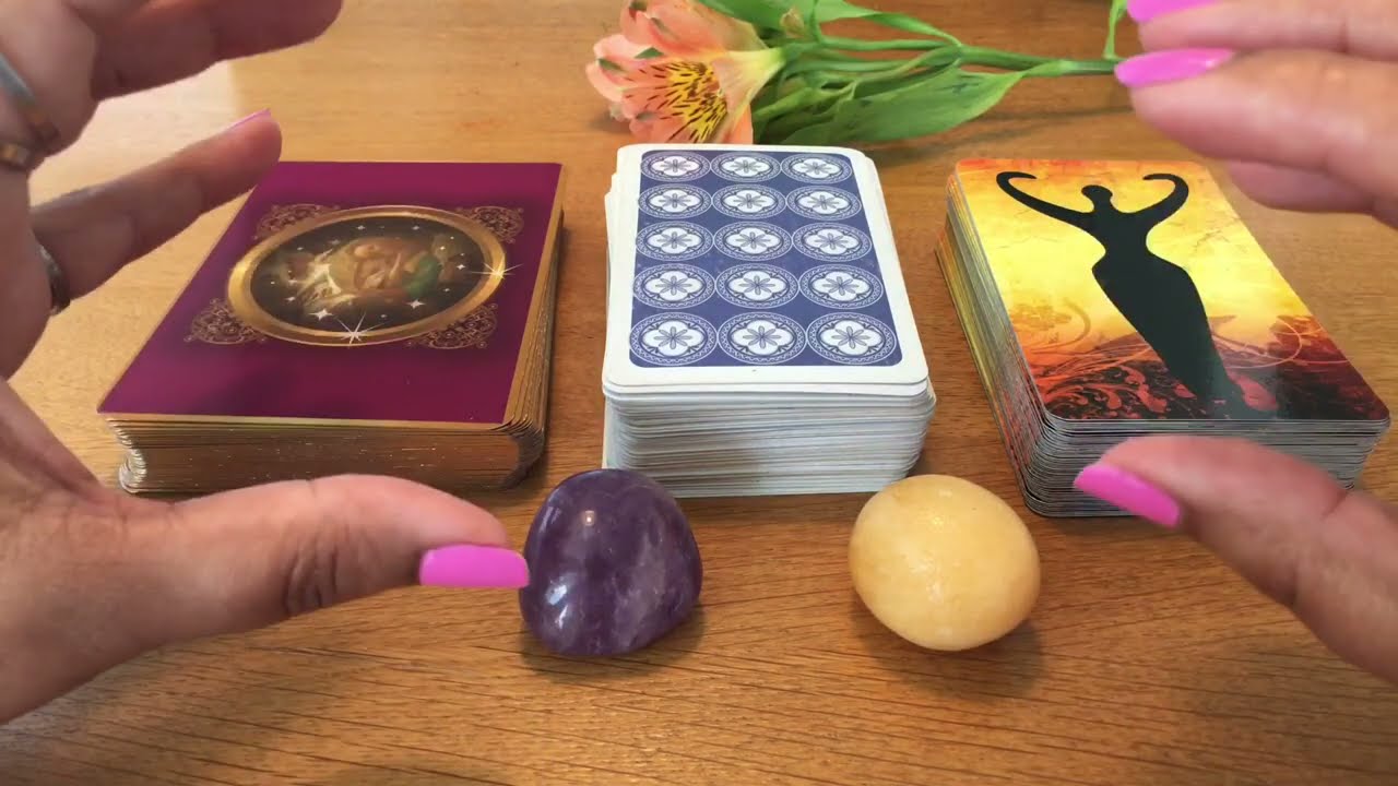Tarot REVELA TUDO da sua VIDA para os próximos DIAS