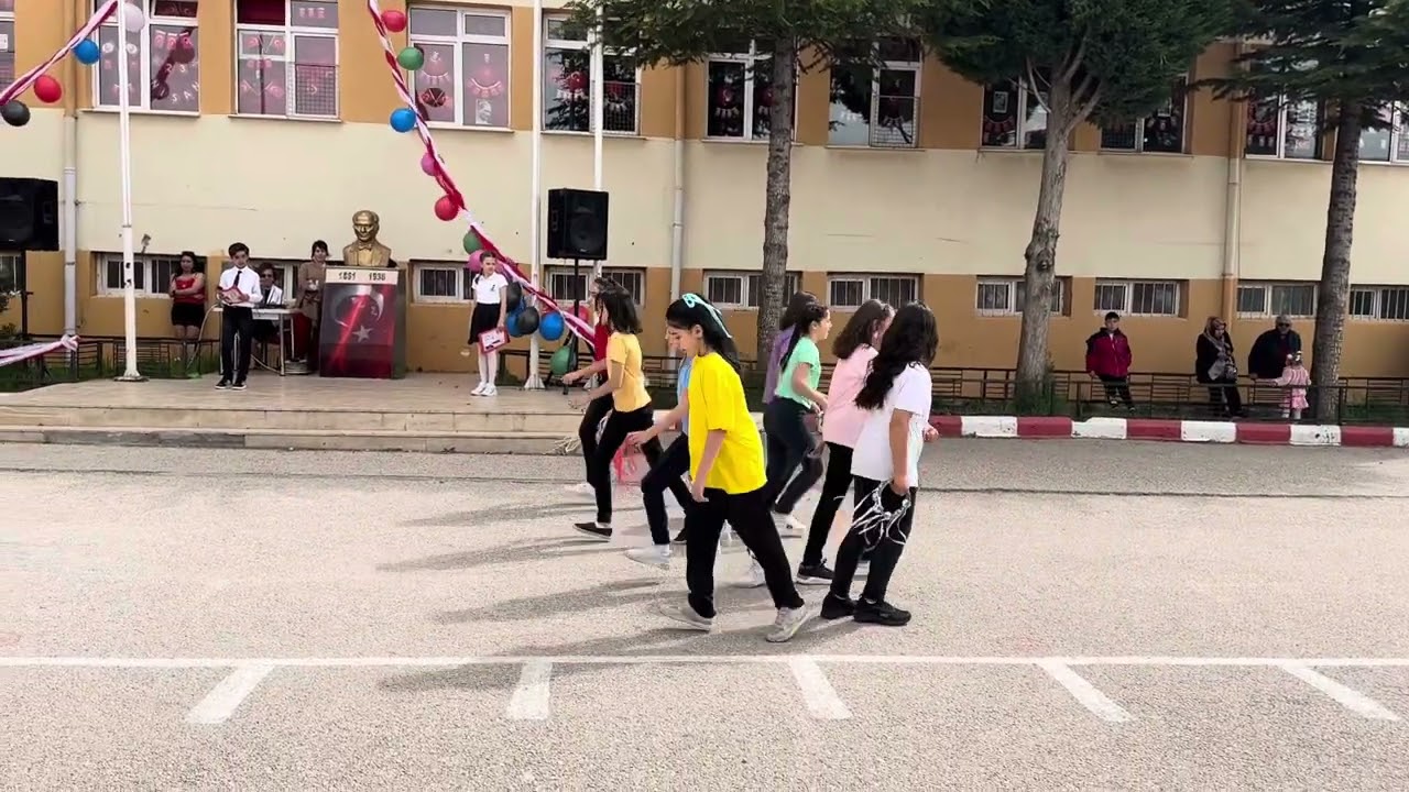 23 Nisan - çayır Çimen geze geze