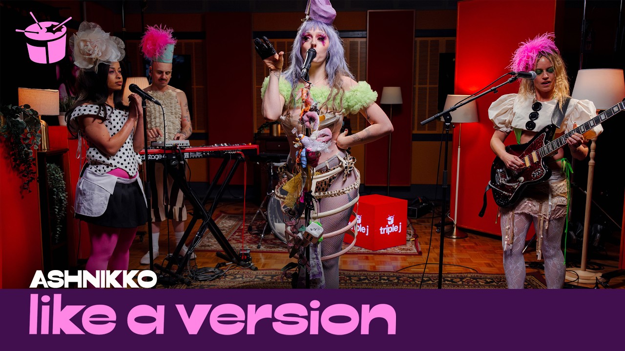 Ashnikko - 'Sticky Fingers' (live for Like A Version)