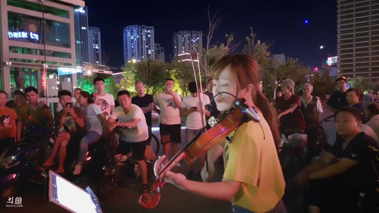 【揉揉酱】户外演奏《Victory》Street performances《Victory》