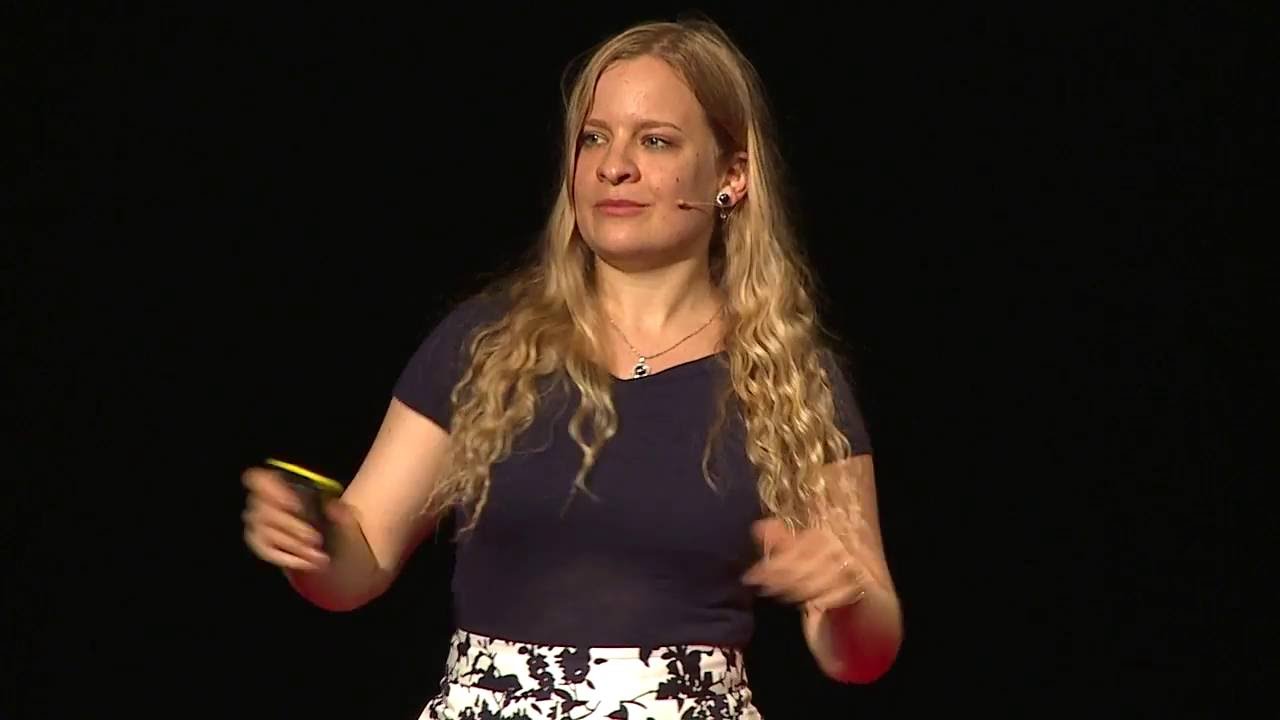 Nemus&iacute;te žiť na Marse, aby ste boli extr&eacute;mofilmi | Michaela Musilova | TEDxBratislava