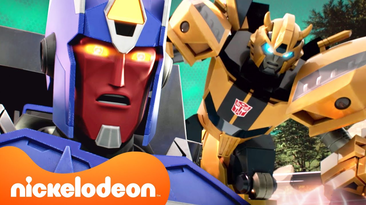 Bumblebee Races to Get Inside the Dome! 🏎️ Transformers: EarthSpark Full Scene | @Nicktoons