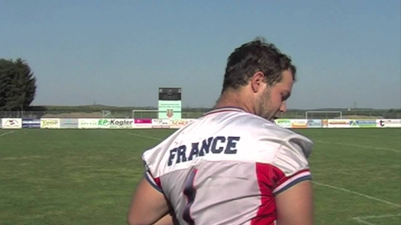 UsFoot School : Comment tenir un ballon en foot US ?