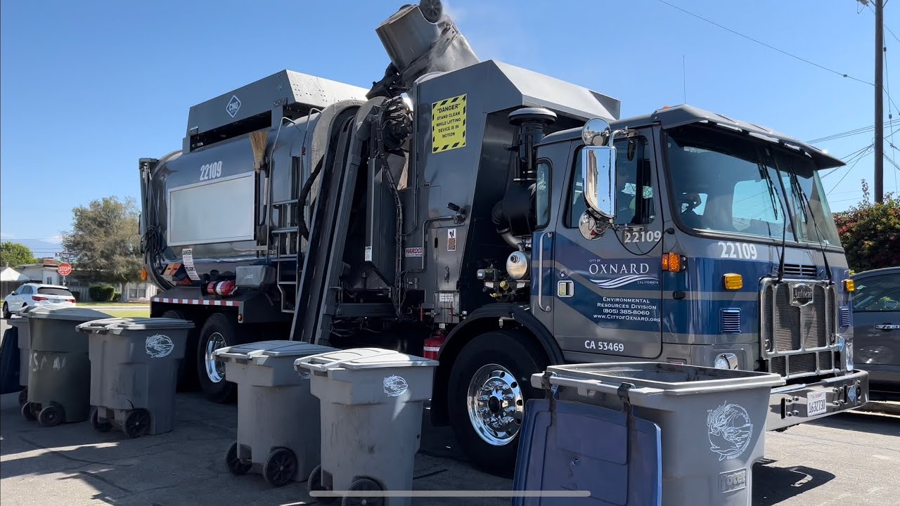 Oxnard Environmental Services: Autocar ACX Amrep Hardox ASL 22109 Collecting A Big Line of Carts!
