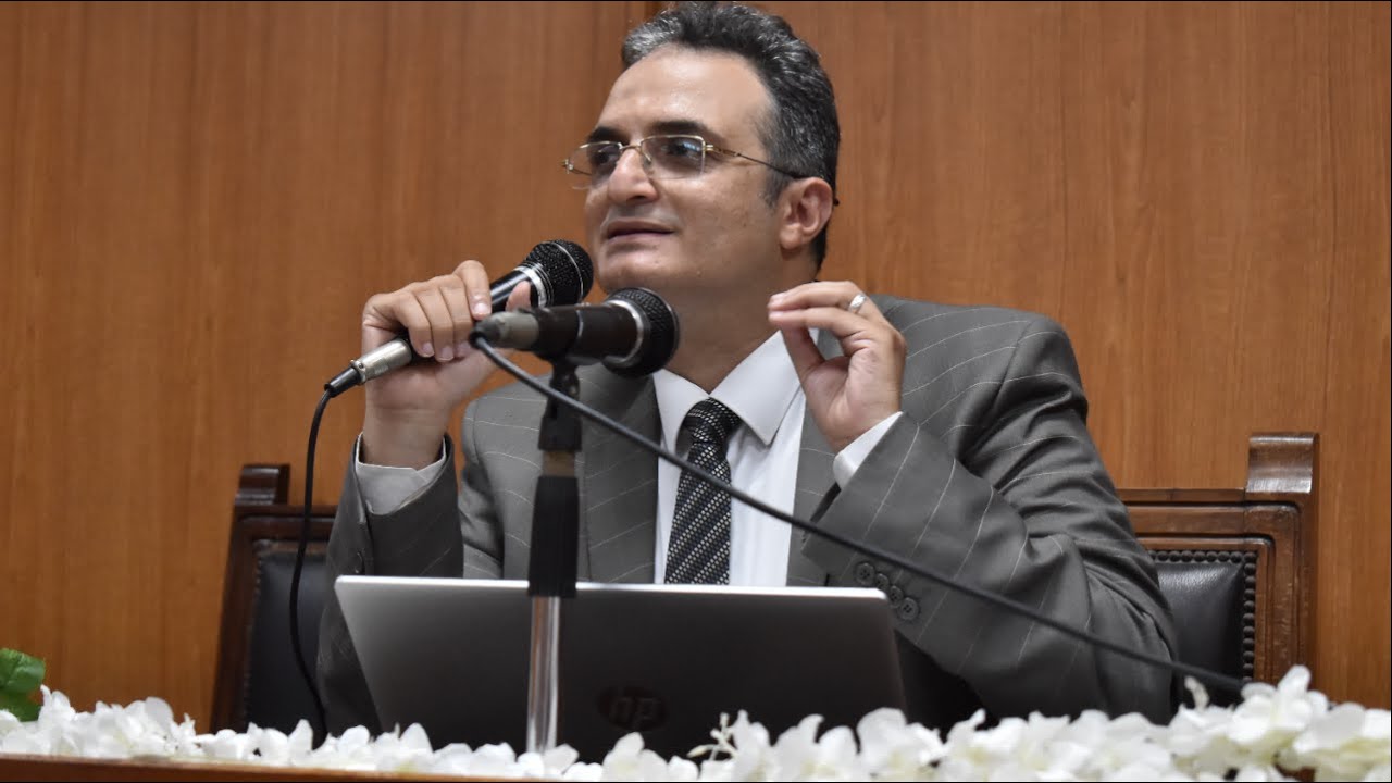 كيف أبدأ مسيرتي المهنية؟ هل كمحامي شركات أم كمحامي قضايا ونزاعات؟ ما هو الاختيار المناسب؟