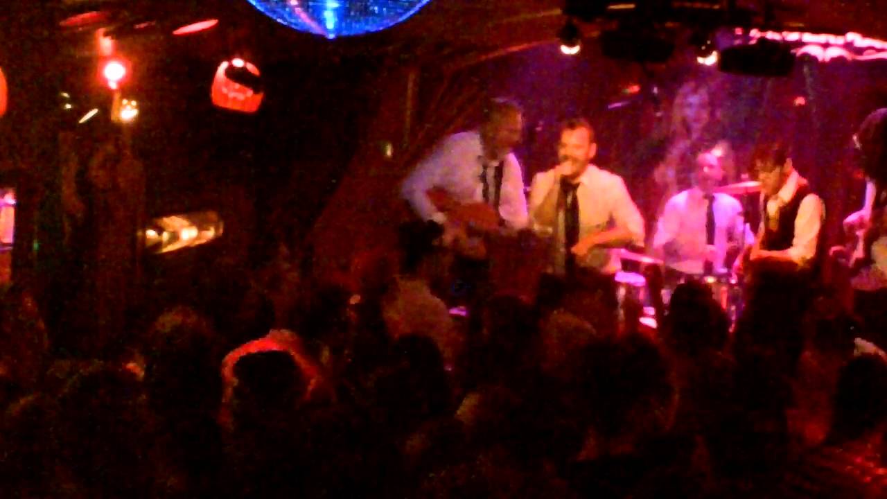 Surfin' Zhiguli - Lonely Boy @ Cabaret Fledermaus (Wien)