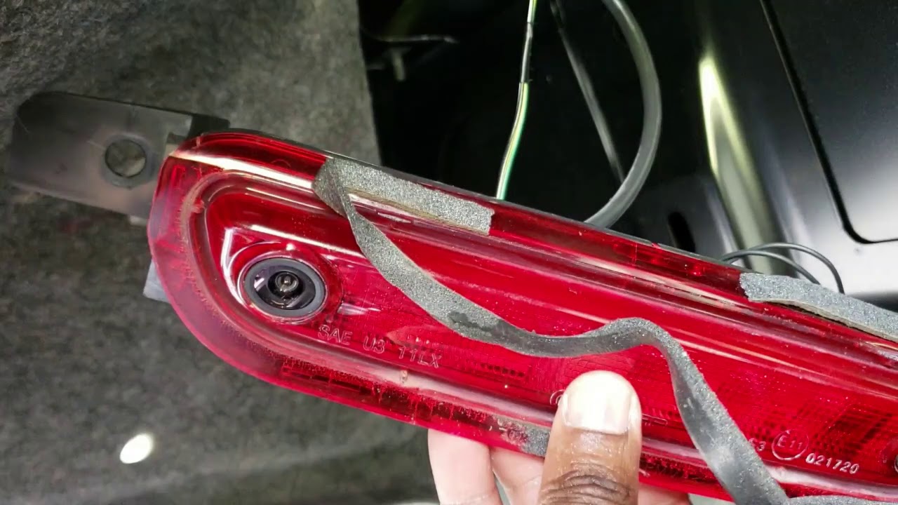 2012 to 2014 Chrysler 300 backup camera replacement