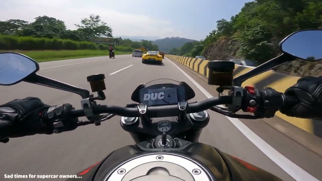 Ducati M937 & Porsche 911 GT2RS downhill chase