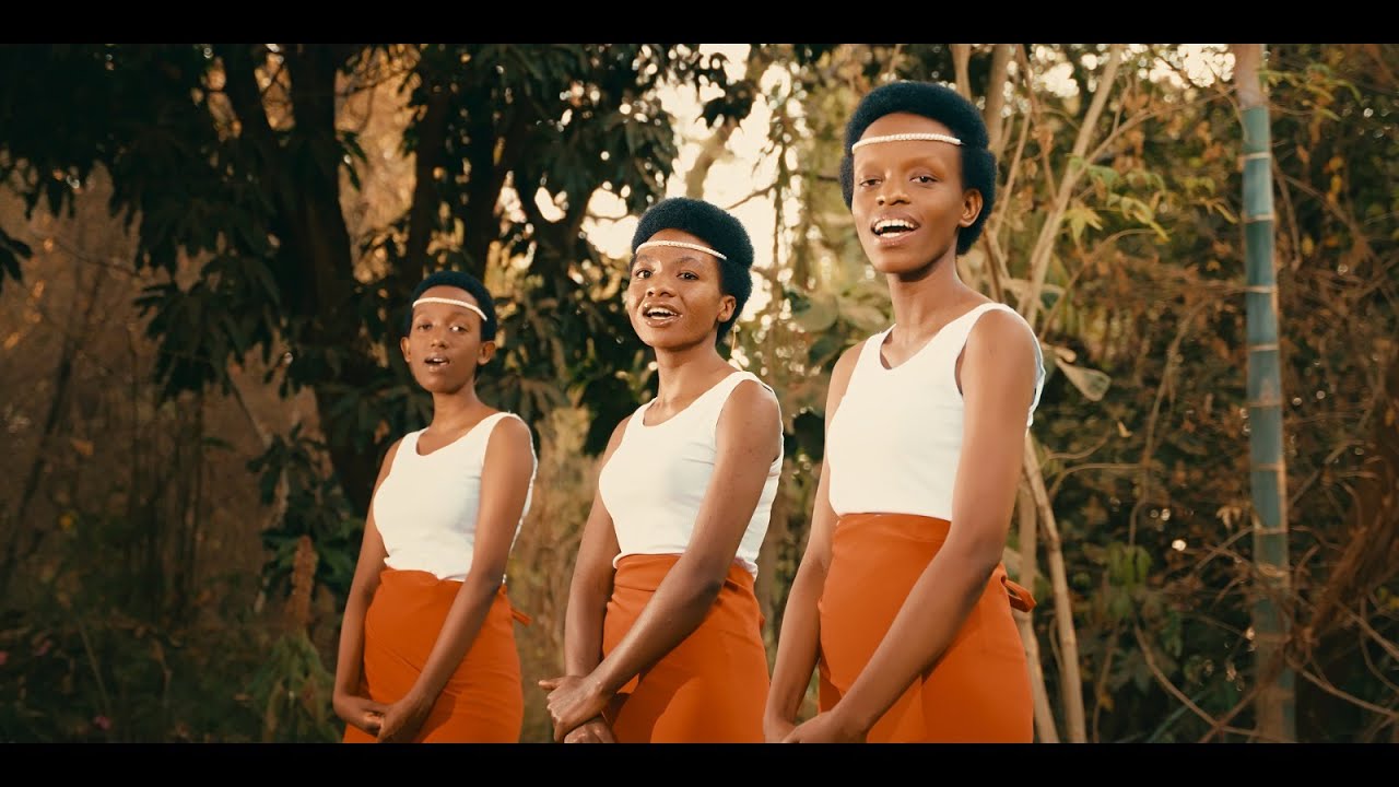 Ubwiza Wihariye - Rwibutso Emma (Official Video)