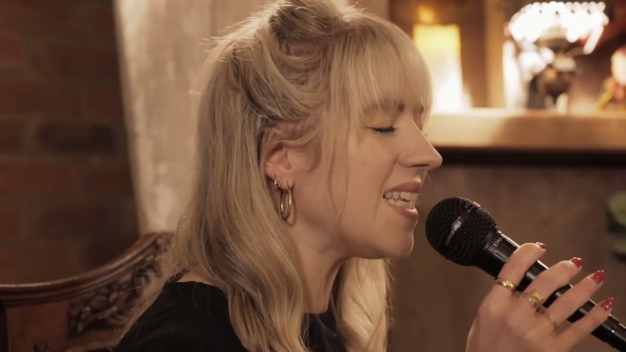 Loving You - Cover by Leah McFall