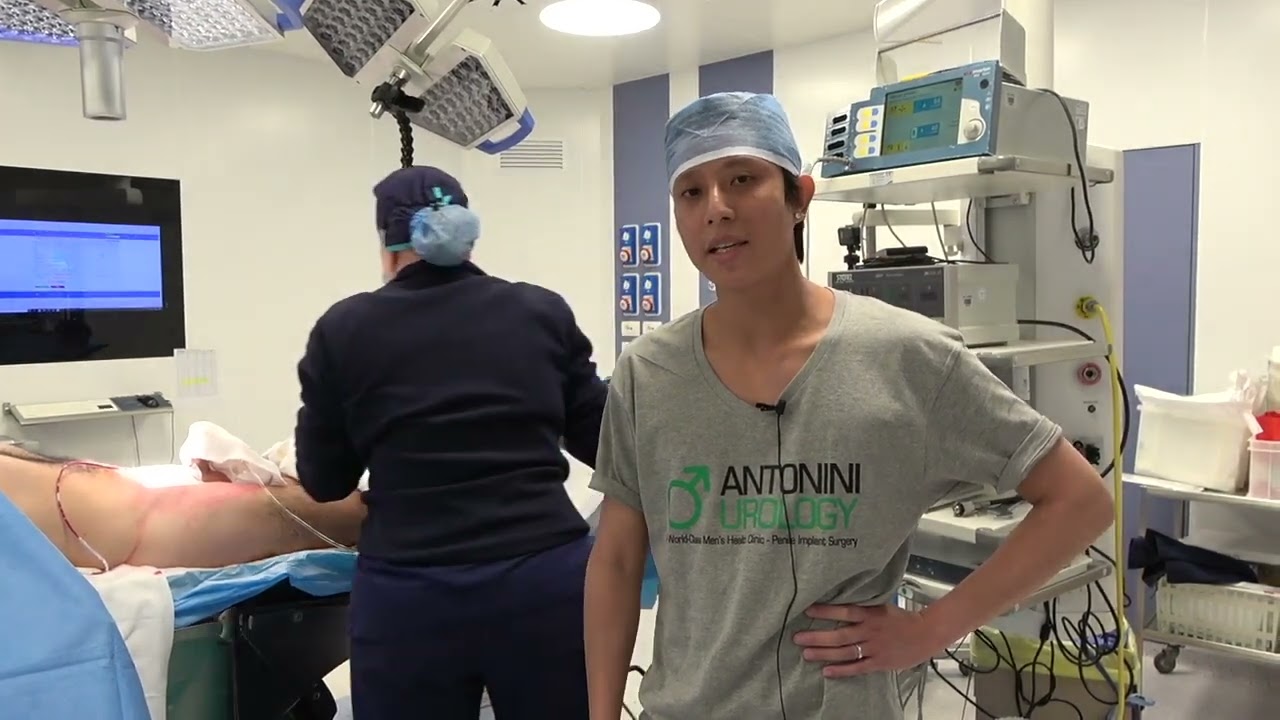 Doctor Kark Pang. Ur&oacute;logo, UCLH Londres - Testimonio de implante de pene