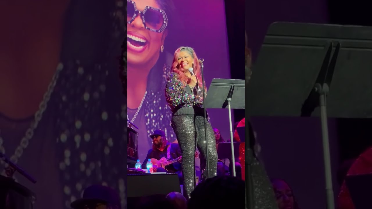 😍❤️Kim Burrell sings “Love Like This” on Faith Evans Tribute