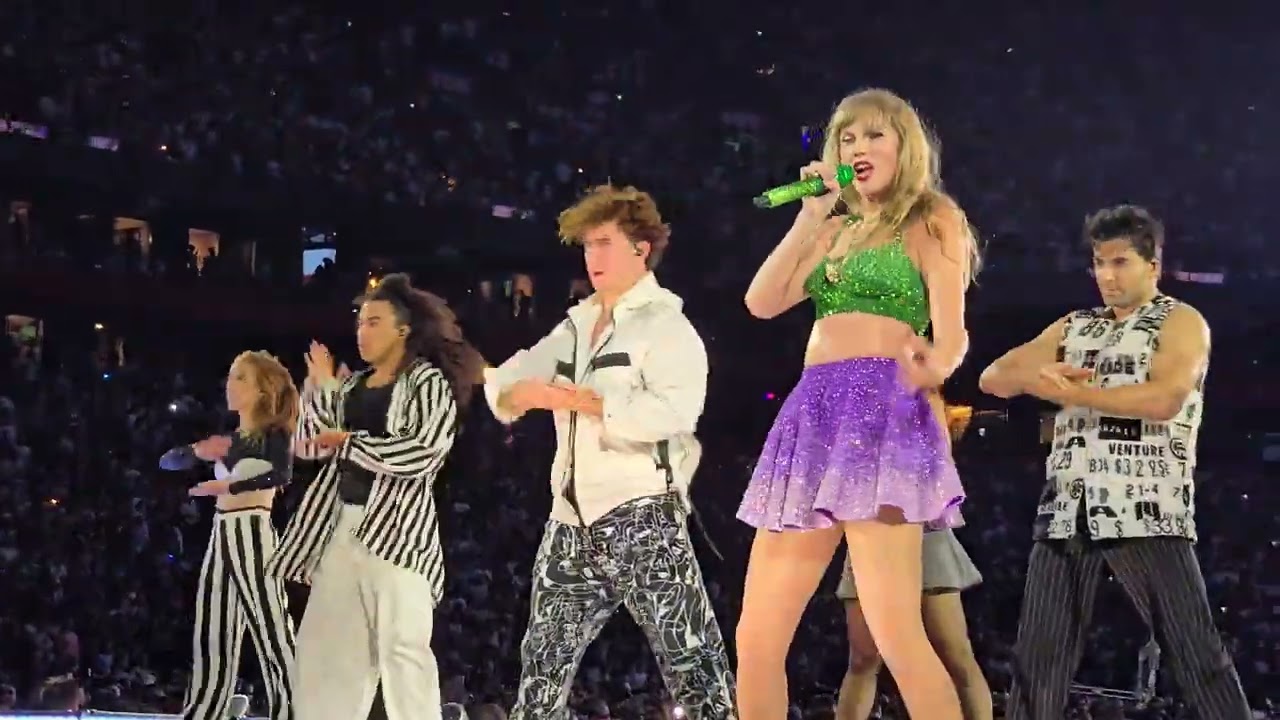 Taylor Swift Era's tour Amsterdam July 5th 2024,front row Shake It Off