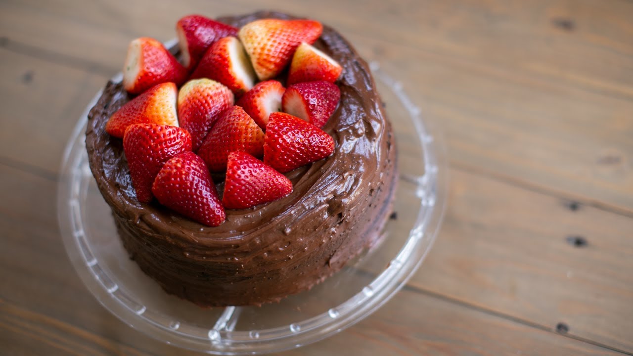 Nutella Chocolate Fudge Cake (3 layers + Frosting)