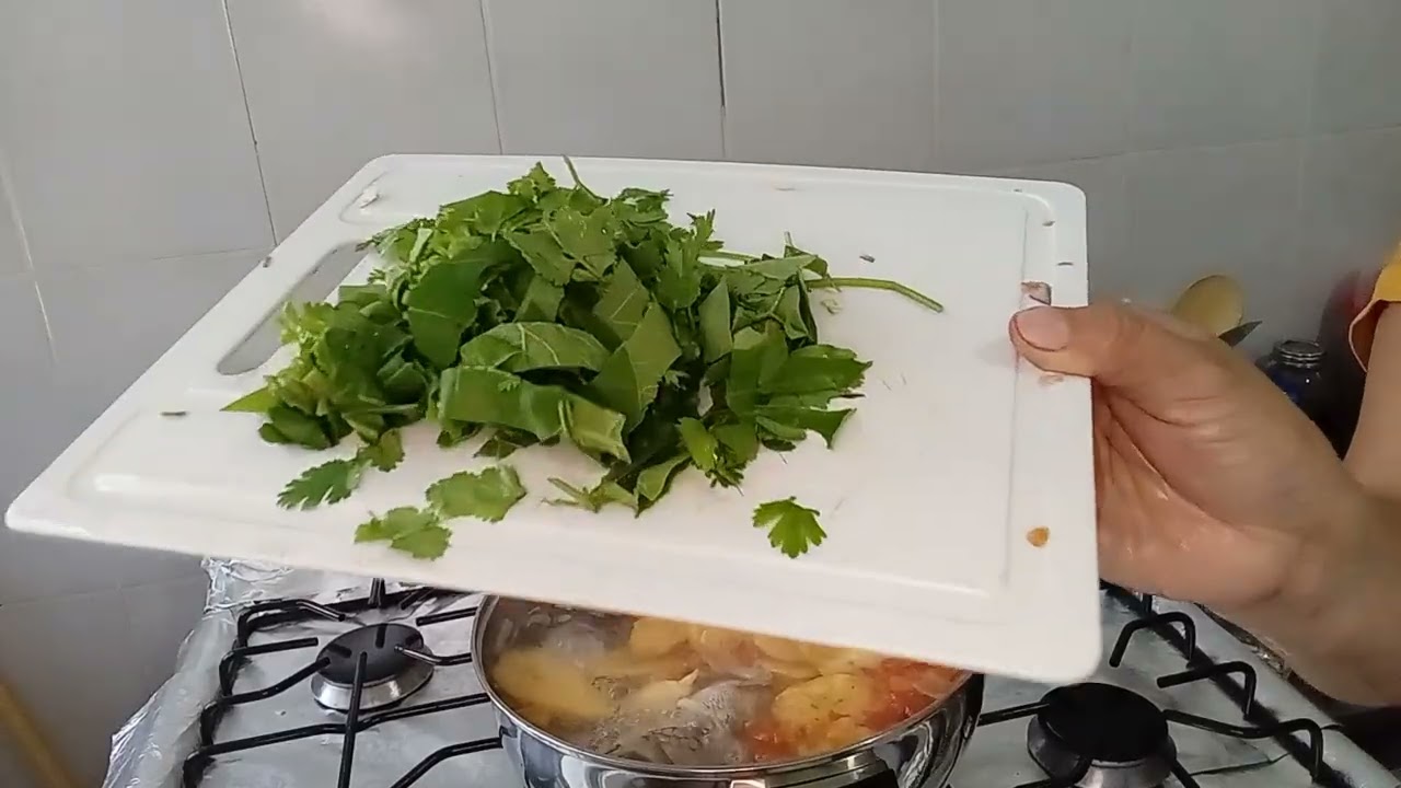 Un rico pescado en caldo.