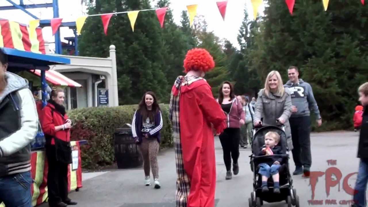 Alton Towers Resort Scarefest - Carnival Of Screams Roaming Area Actors Fun Antics 2012 (1080p)