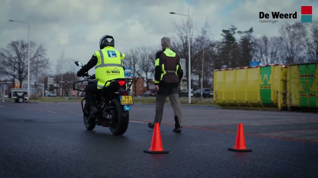 Zo ziet je AVB motorexamen eruit voor de rijopleiding A. Je krijgt praktische tips.