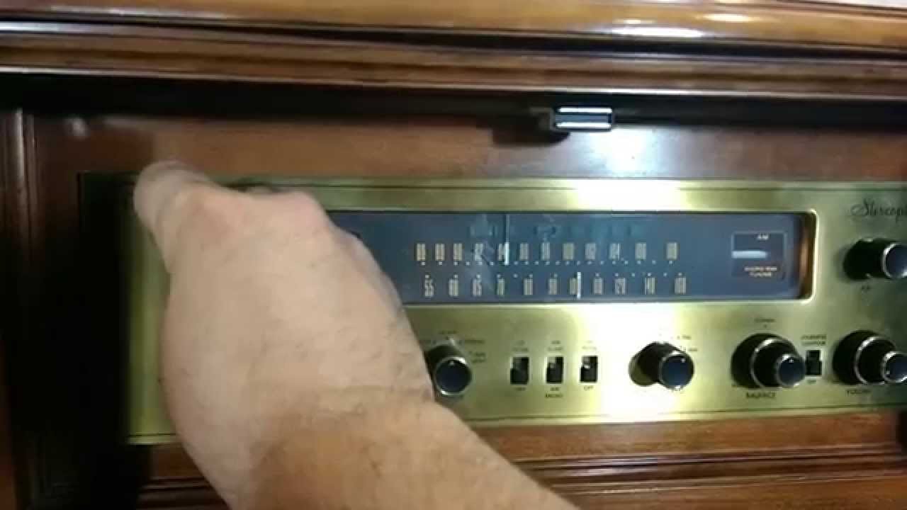 Fisher Premier Vacuum Tube Stereo Console Model 220 with TA-600 Receiver
