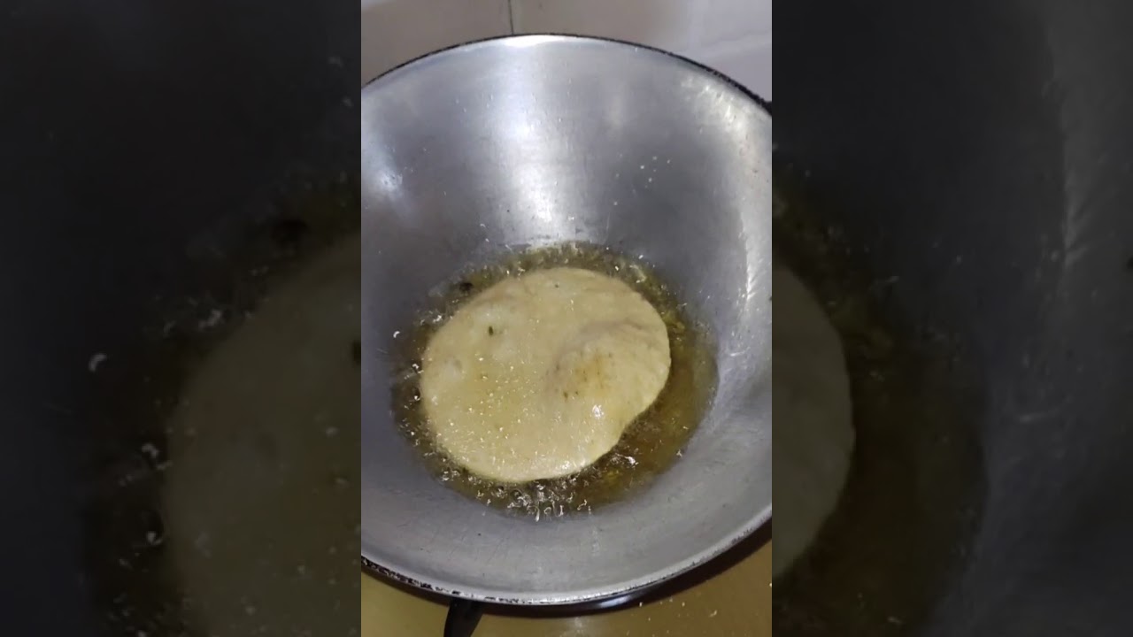 How to Fry poori/ Puffy Poori/ Masala Poori/#shorts / #Youtubexhorts #Kitchen Gyaan