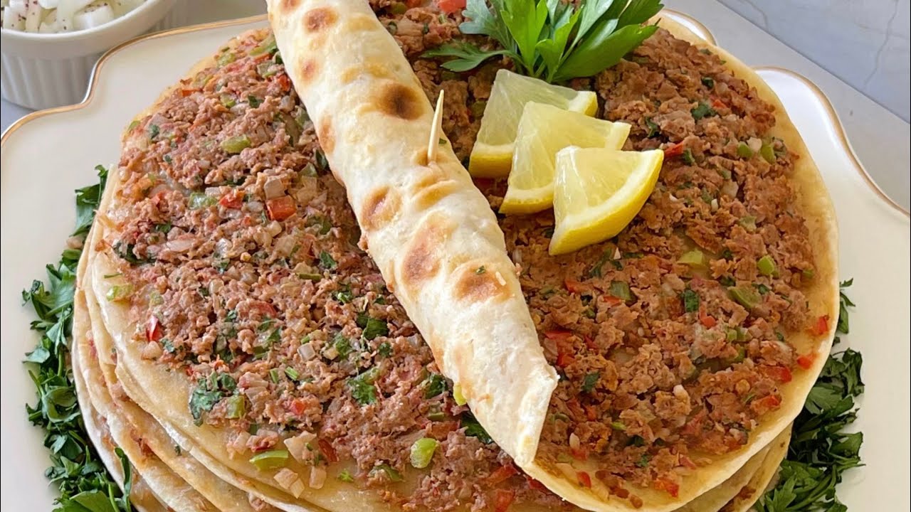 اللحم بعجين على أصولها اطيب اكله شاميه بدون فرن وبنص كيلو لحمه كميه تكفي العيله كلها