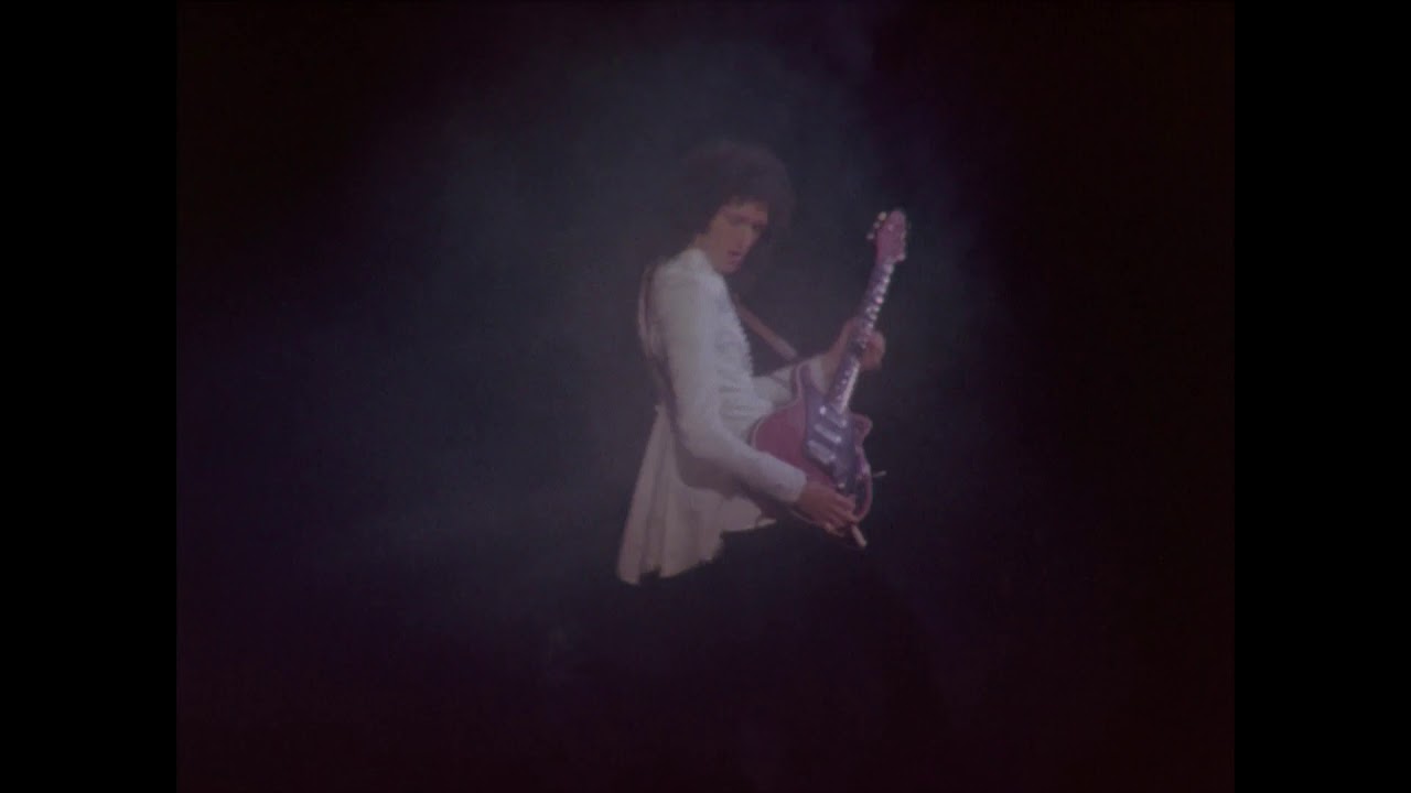 Queen - We Will Rock You - Live at Houston 1977