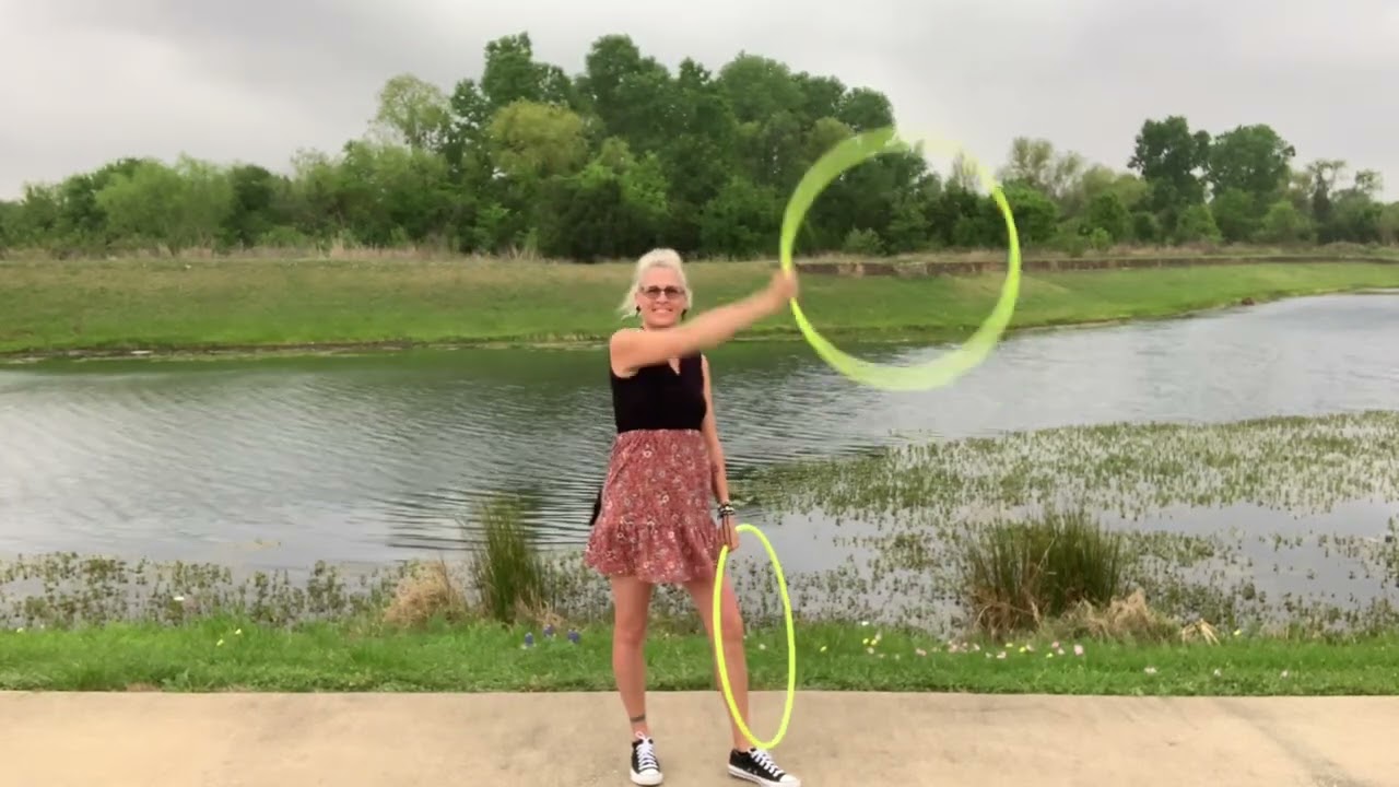 Z-spin extension vs. smear, both sides twin hoop tutorial with Jasmine Kienne aka hothoopdancemama.