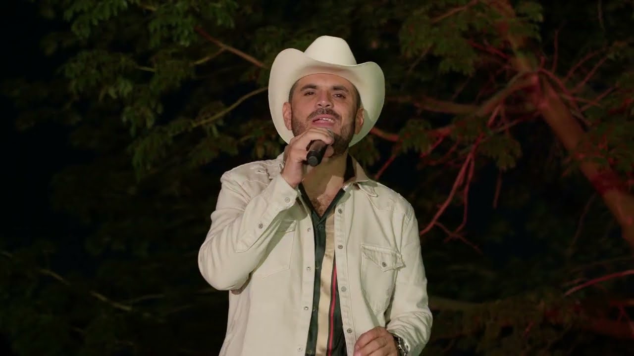 El Komander - Manuelito (Belikeando En Vivo)