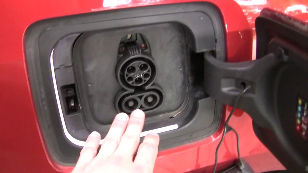 Repair a BMW I3's jammed plug lock