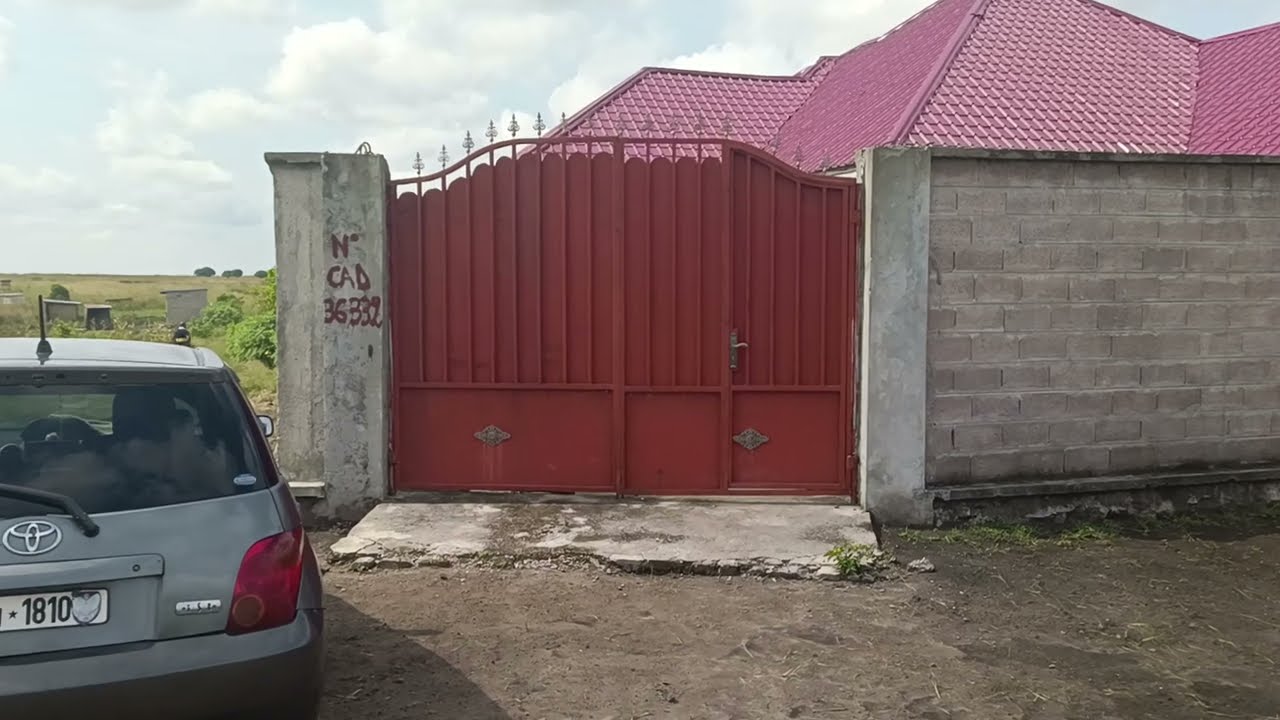 NOUS SOMMES à MENKAO CENTRE avant PÉAGE à VENDRE 2 PARCELLES de 20m/20 CADASTRE et NÉGOCIABLE
